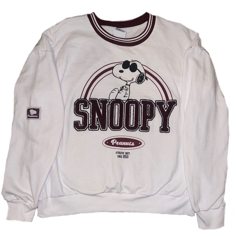 Retro looking white peanuts snoopy athletics department crewneck